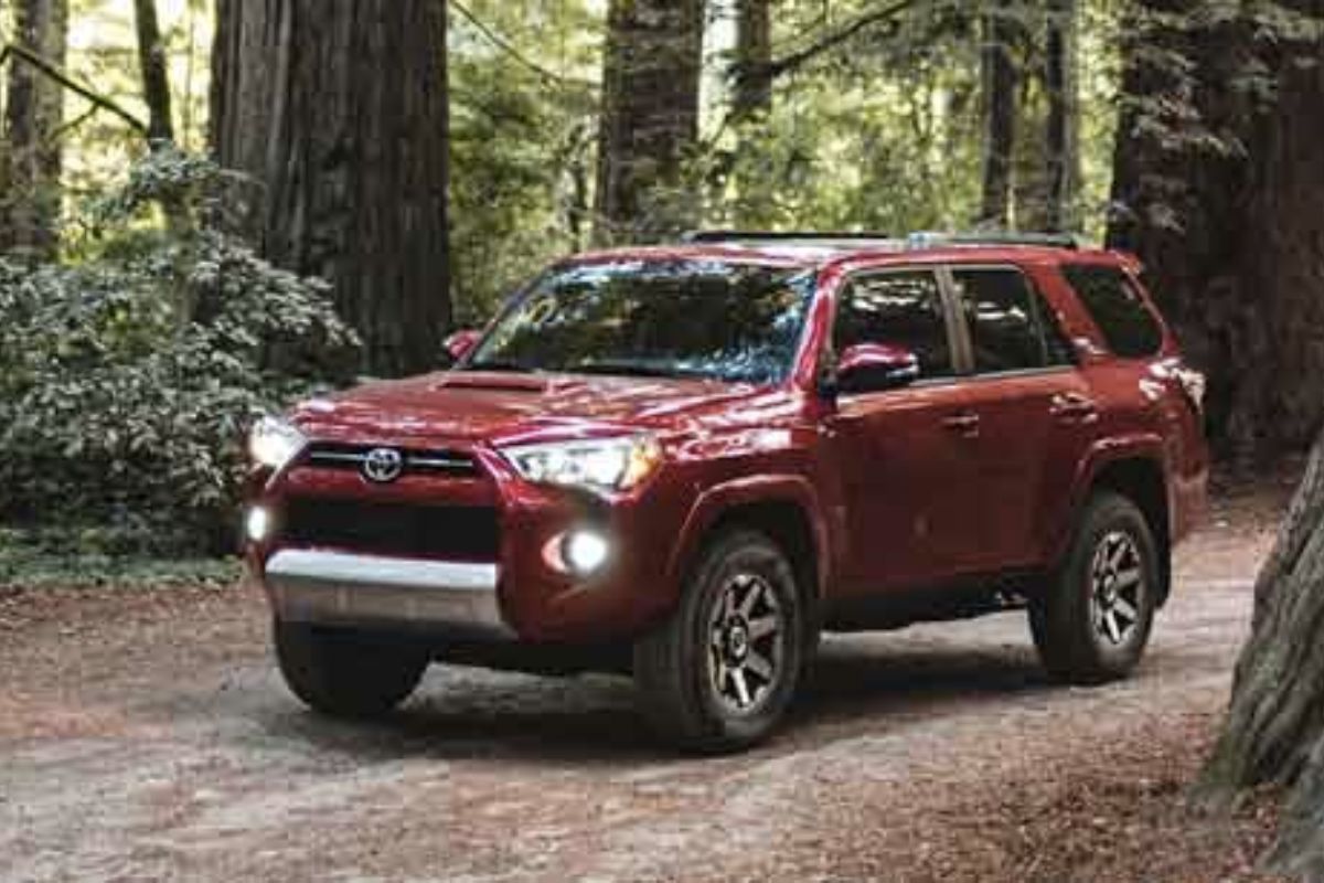 Toyota FJ Cruiser Price in India, Mileage, Specs and Why should you buy