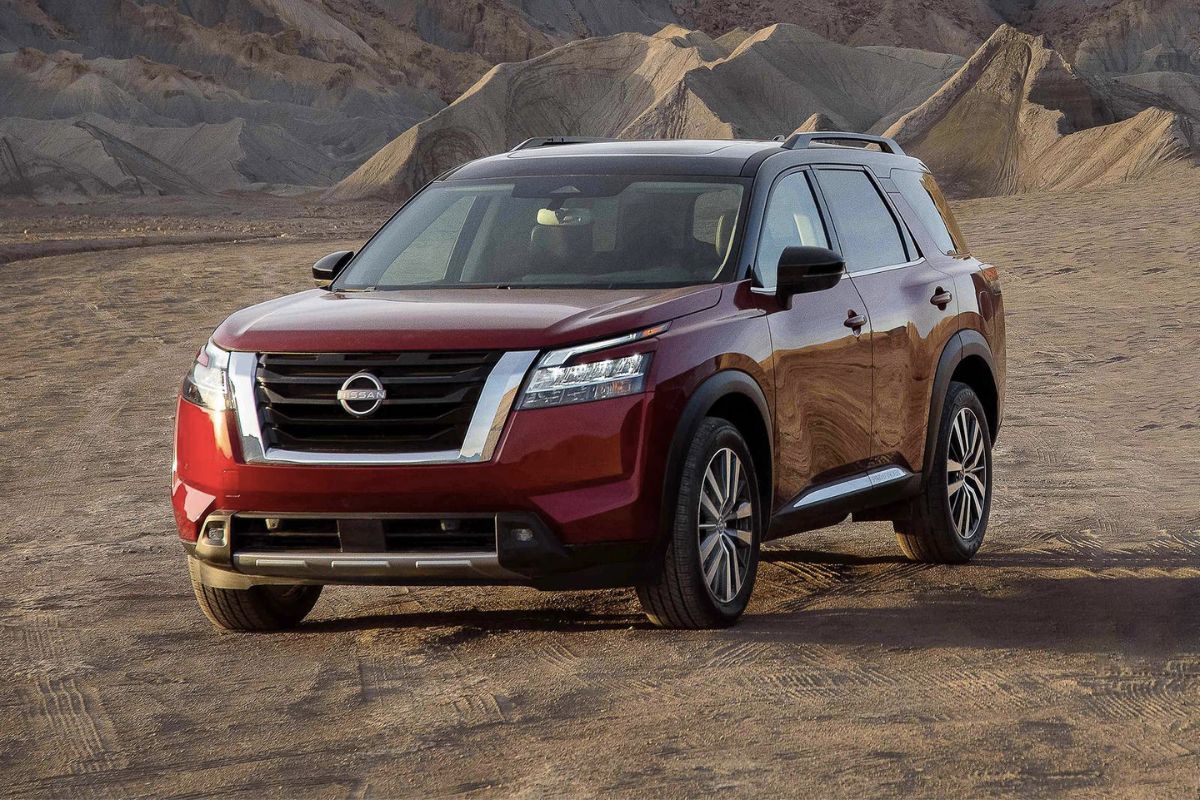 Nissan Pathfinder Price in India 2023, Colors, Mileage, Topspeed