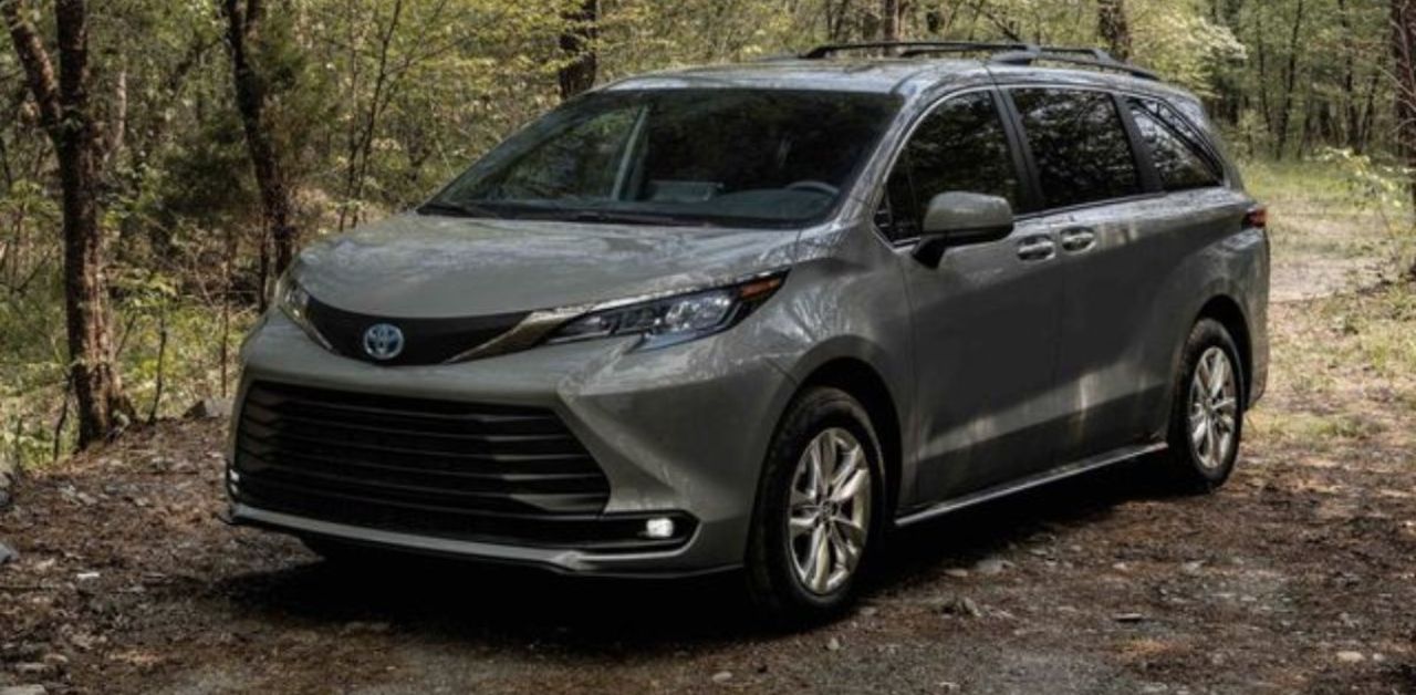 Toyota Sienna Car Prices In India-